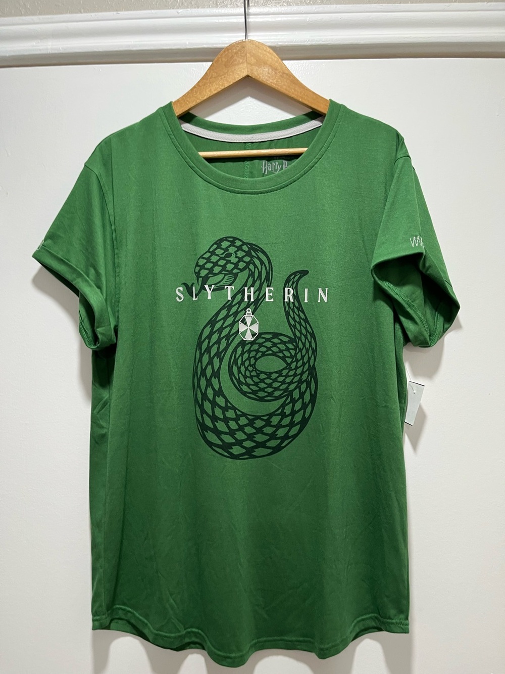 Universal Studios Harry Potter Slytherin T-shirt NWT Unisex XL